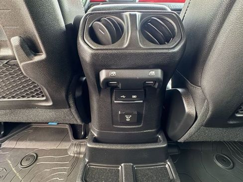 Used 2020 Jeep Wrangler Unlimited Rubicon w/ Advanced Safety Group image 38