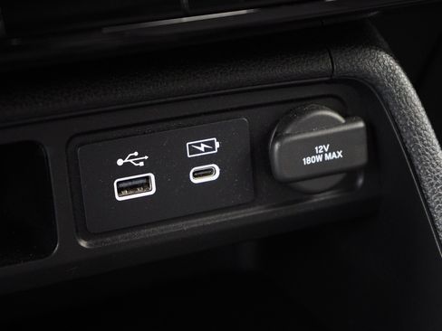 Used 2025 Honda Pilot Black Edition image 34