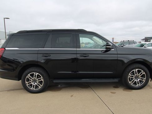 Used 2025 Ford Expedition Active image 4