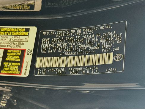 Used 2025 Toyota Camry SE FWD image 12