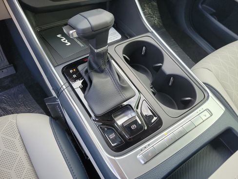 New 2026 Kia Carnival EX FWD image 22