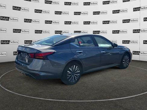 Used 2025 Nissan Altima 2.5 SV image 6