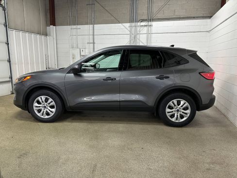 Certified 2022 Ford Escape S image 4