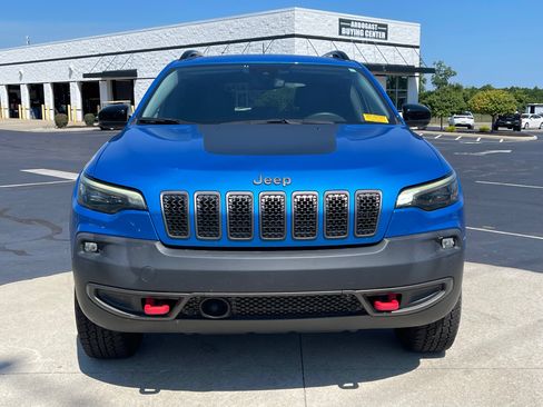 Used 2022 Jeep Cherokee Trailhawk w/ Sound & Nav Group AWD/4WD image 2