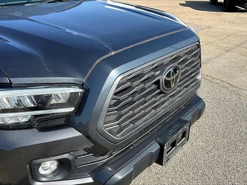 Used 2021 Toyota Tacoma TRD Off-Road image 3