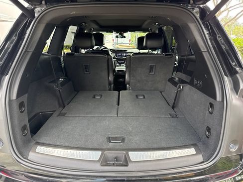 Used 2020 Cadillac XT6 Premium Luxury FWD image 8