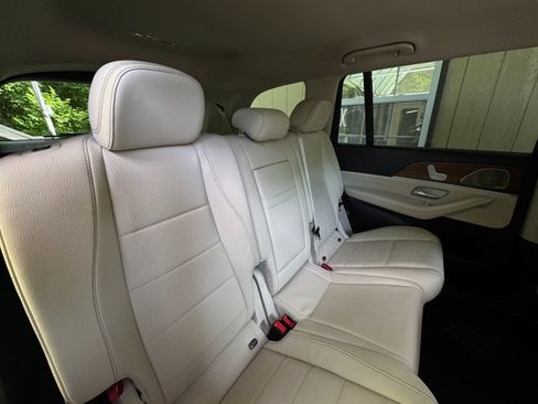 Used 2022 Mercedes-Benz GLS 450 4MATIC image 36