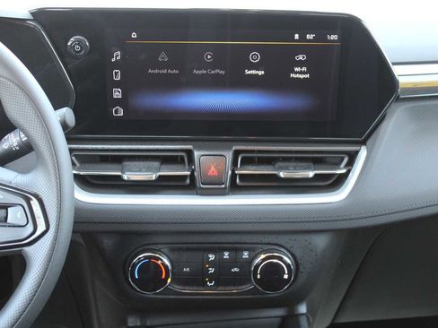 Used 2024 Chevrolet TrailBlazer LS w/ LS Convenience Package image 17