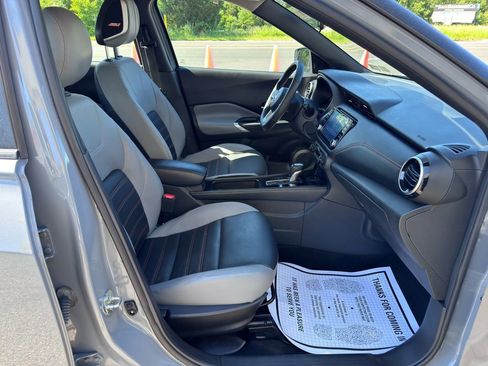 Used 2022 Nissan Kicks SR w/ Premium Package FWD image 33