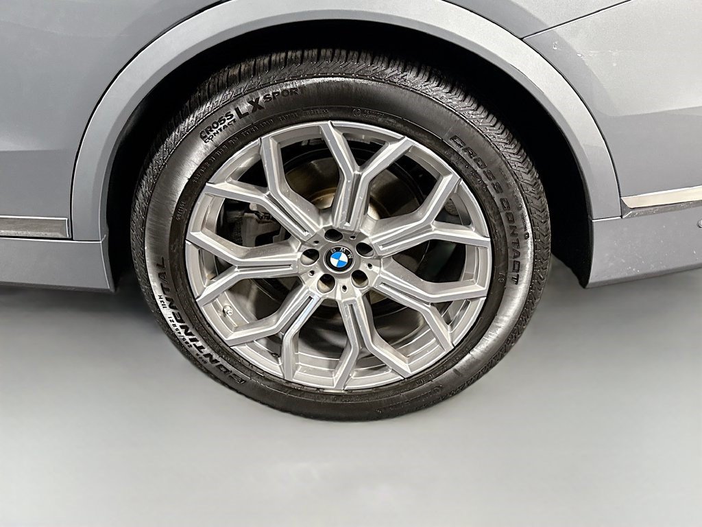 Used 2025 BMW X7 xDrive40i AWD/4WD image 36