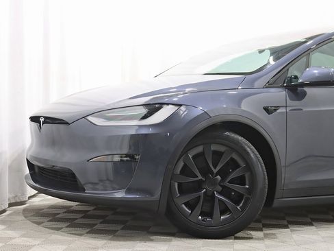 Used 2022 Tesla Model X image 2