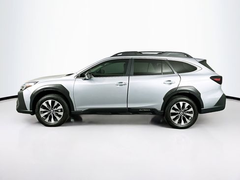 Used 2025 Subaru Outback Limited AWD/4WD image 4