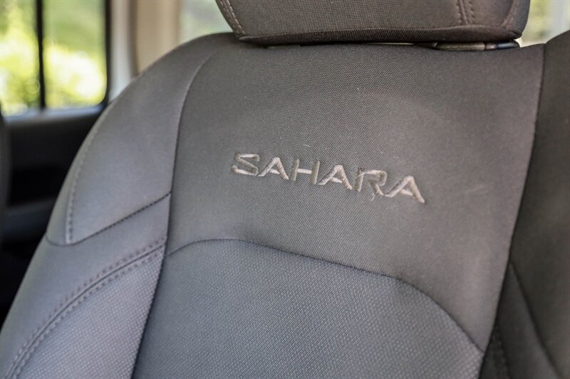 Used 2018 Jeep Wrangler Unlimited Sahara AWD/4WD image 32