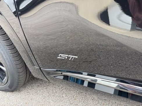New 2026 Buick Envision Sport Touring AWD/4WD image 7
