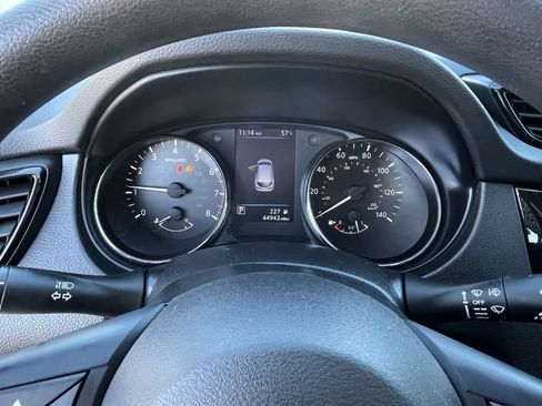 Used 2022 Nissan Rogue Sport S image 23