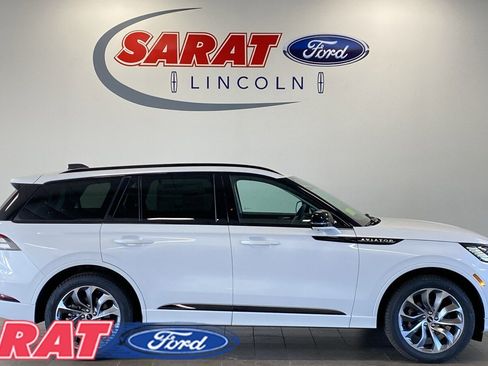 New 2026 Lincoln Aviator AWD w/ Jet Appearance Package image 1