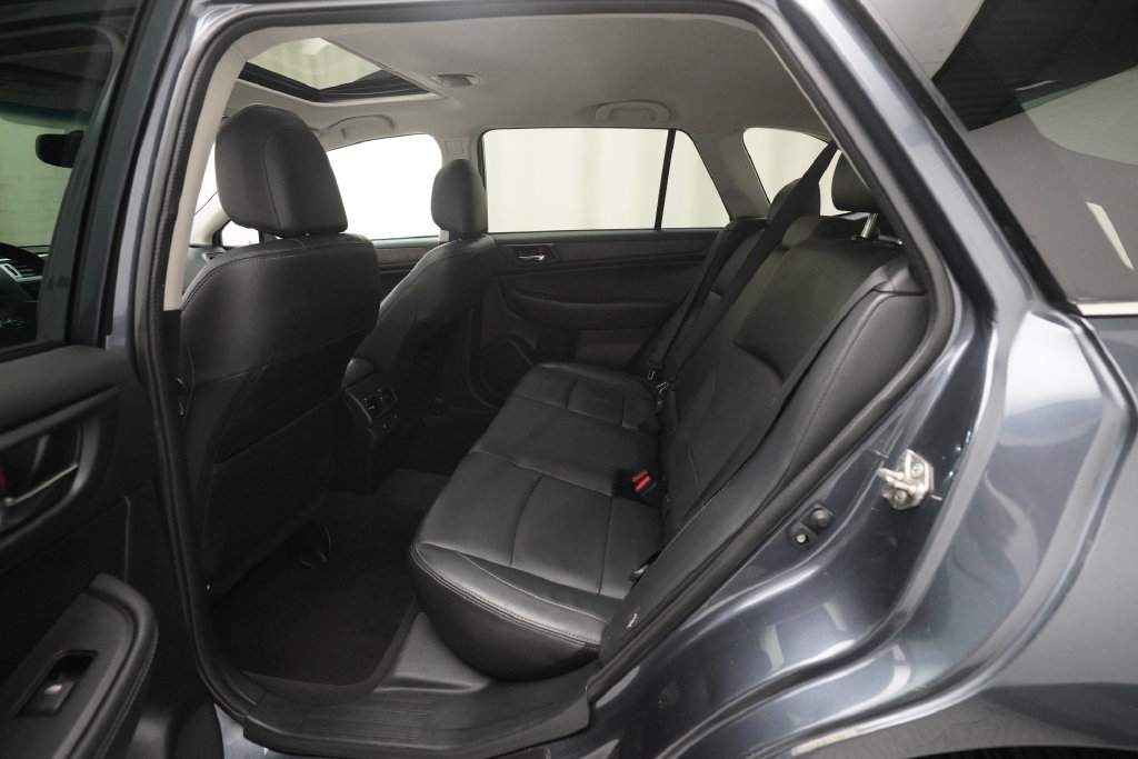 Used 2016 Subaru Outback 2.5i Limited AWD/4WD image 16