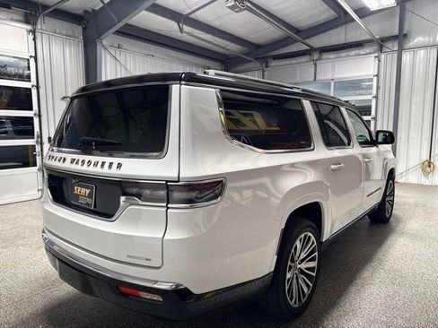 Used 2024 Jeep Grand Wagoneer L Series III AWD/4WD image 17
