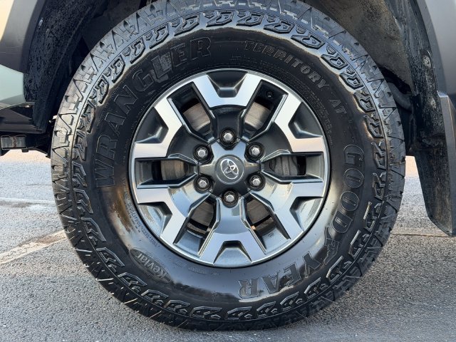 Certified 2023 Toyota Tacoma TRD Off-Road AWD/4WD image 11