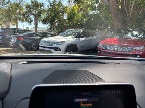 Used 2025 Nissan Altima 2.5 SV image 17