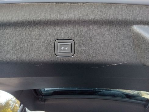 Used 2026 Cadillac Escalade Platinum Sport w/ LPO, ONYX Package image 35