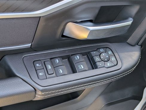 New 2026 RAM 2500 Big Horn AWD/4WD image 11