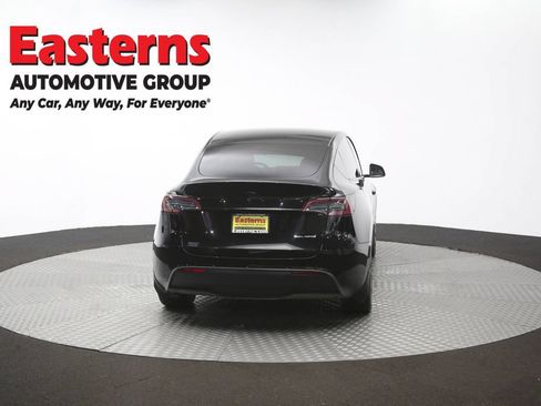 Used 2024 Tesla Model Y Long Range AWD/4WD image 32