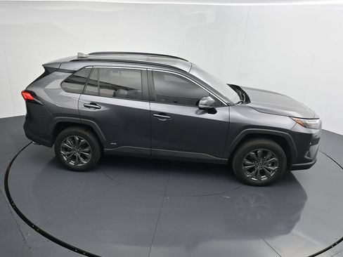 Used 2022 Toyota RAV4 XLE Premium AWD/4WD image 24