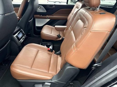 Used 2023 Lincoln Aviator Reserve w/ Equipment Group 201A image 17