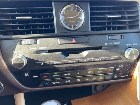 Used 2019 Lexus RX 350 AWD w/ Navigation Package image 17