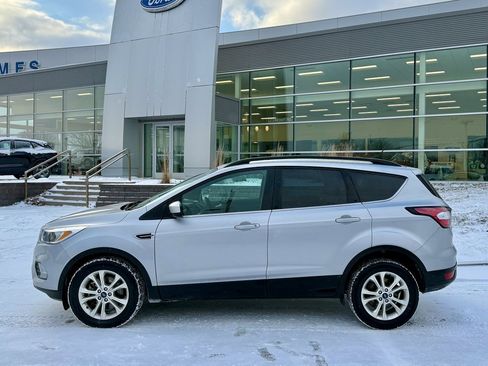 Certified 2018 Ford Escape SE w/ Ford Safe & Smart Package image 2