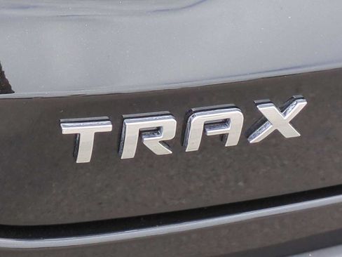 New 2026 Chevrolet Trax ACTIV w/ Sunroof Package FWD image 9