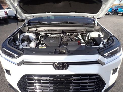Used 2025 Toyota Grand Highlander Limited image 14