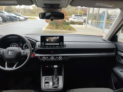 Used 2023 Honda CR-V EX image 17