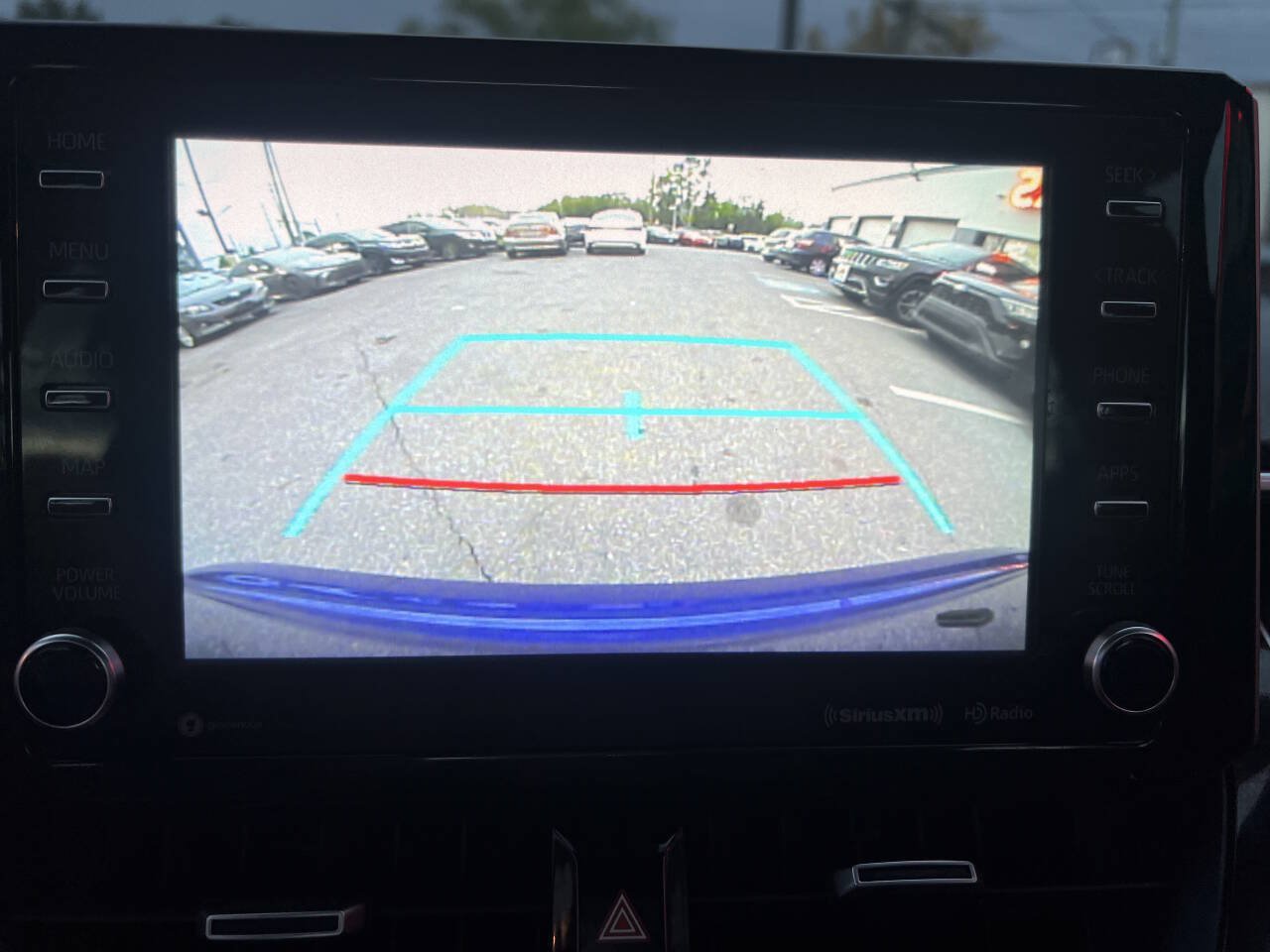 Used 2020 Toyota Corolla SE w/ SE Premium Package FWD image 11