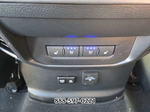Used 2024 Toyota Tundra Platinum image 14