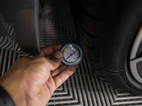 Used 2022 BMW 530e w/ Premium Package image 45