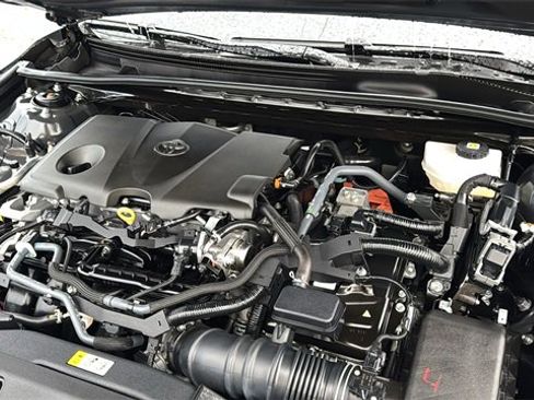 Used 2025 Toyota Camry LE image 34