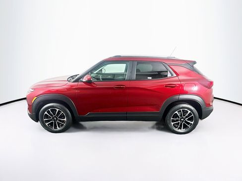 Used 2025 Chevrolet TrailBlazer LT w/ Driver Confidence Package image 4