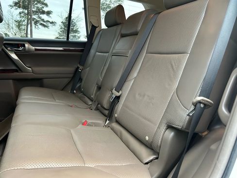 Used 2011 Lexus GX 460 image 11