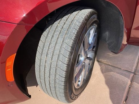 Used 2023 Chrysler Pacifica Pinnacle image 54