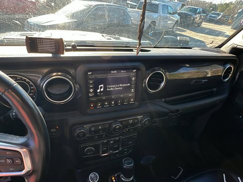 Used 2021 Jeep Wrangler Unlimited Sahara image 30