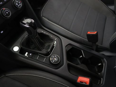 Used 2022 Volkswagen Taos SE w/ Driver Assistance Package image 48