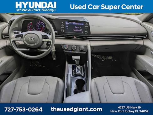 Used 2023 Hyundai Elantra SE FWD image 14