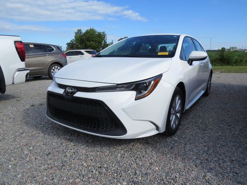 Used 2022 Toyota Corolla LE w/ LE Convenience Package image 11