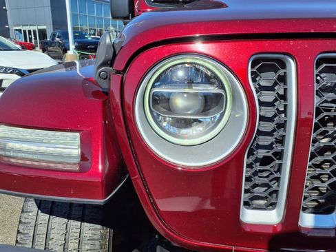 Used 2022 Jeep Wrangler Unlimited Sahara w/ Cold Weather Group image 11