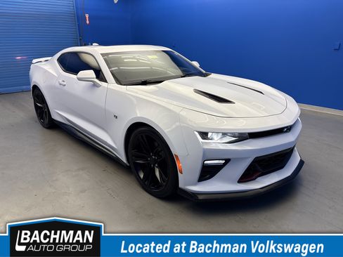 Used 2017 Chevrolet Camaro SS image 1