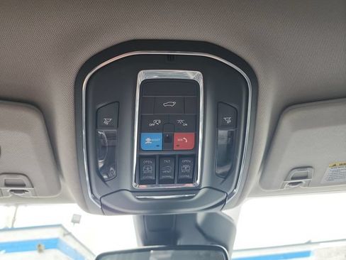 Used 2023 Jeep Grand Cherokee L Limited AWD/4WD image 24