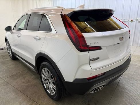 Used 2020 Cadillac XT4 Premium Luxury w/ Cold Weather Package FWD image 8