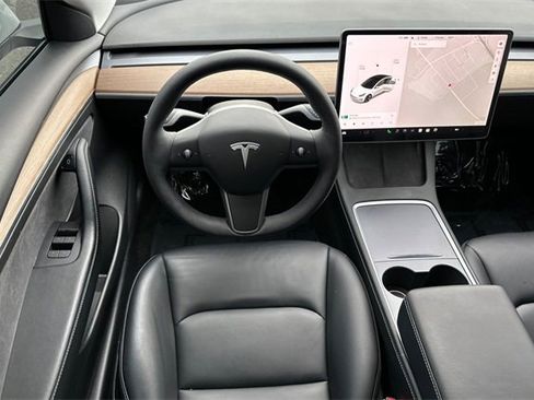 Used 2021 Tesla Model 3 Standard Range Plus image 16